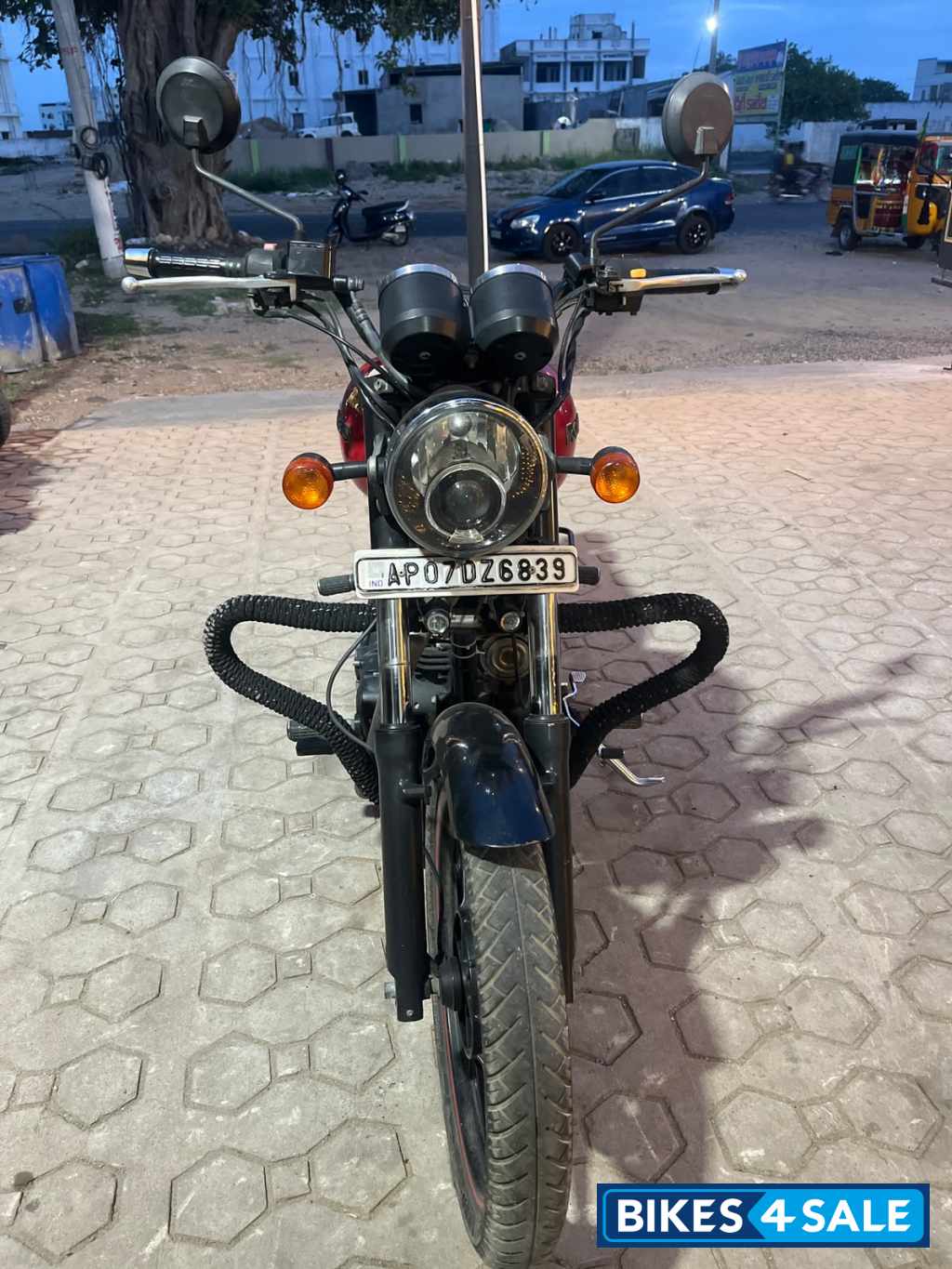 Red Royal Enfield Thunderbird X 350 Red Royal Enfield Thunderbird X 350