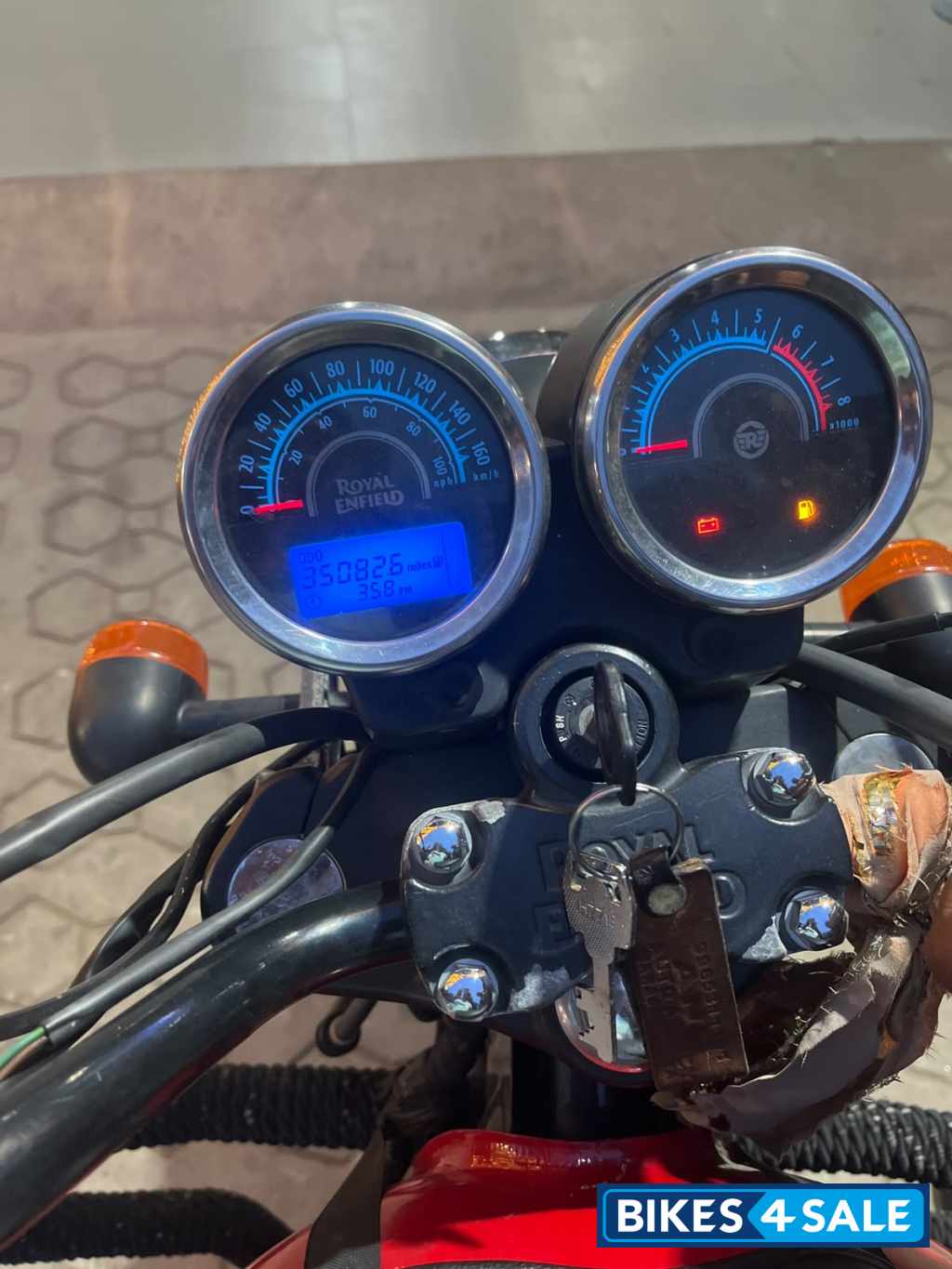 Red Royal Enfield Thunderbird X 350 Red Royal Enfield Thunderbird X 350