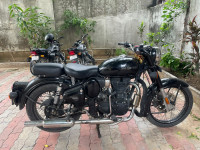 Glossy Black Royal Enfield Classic 350 BS VI