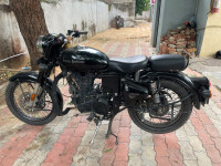 Glossy Black Royal Enfield Classic 350 BS VI