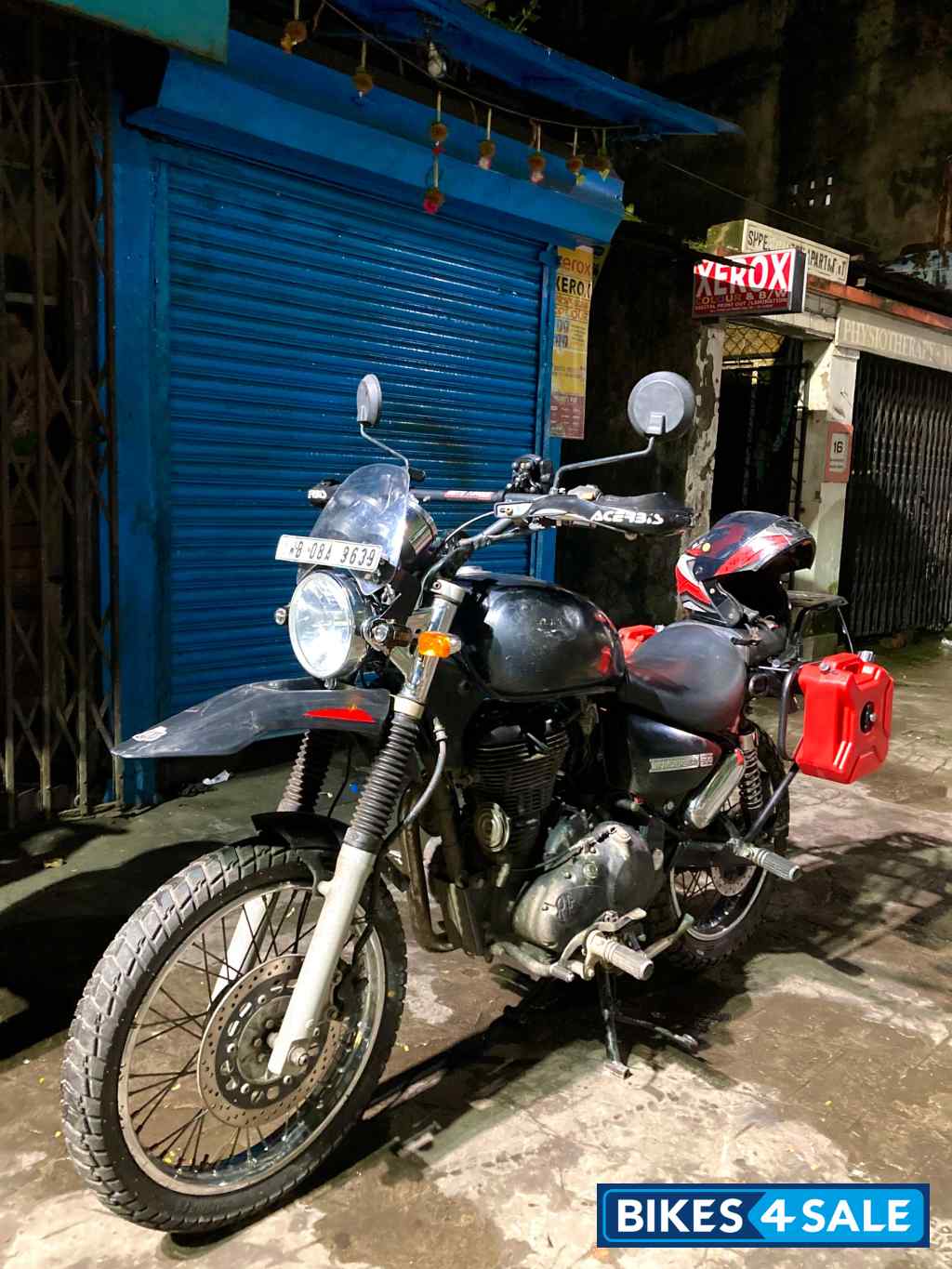 Black Royal Enfield Thunderbird 500 Black Royal Enfield Thunderbird 500