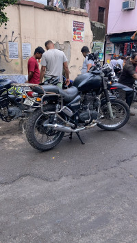 Black Royal Enfield Thunderbird 500