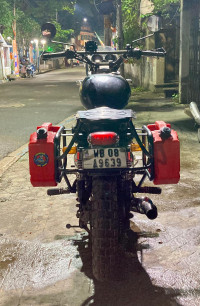 Black Royal Enfield Thunderbird 500