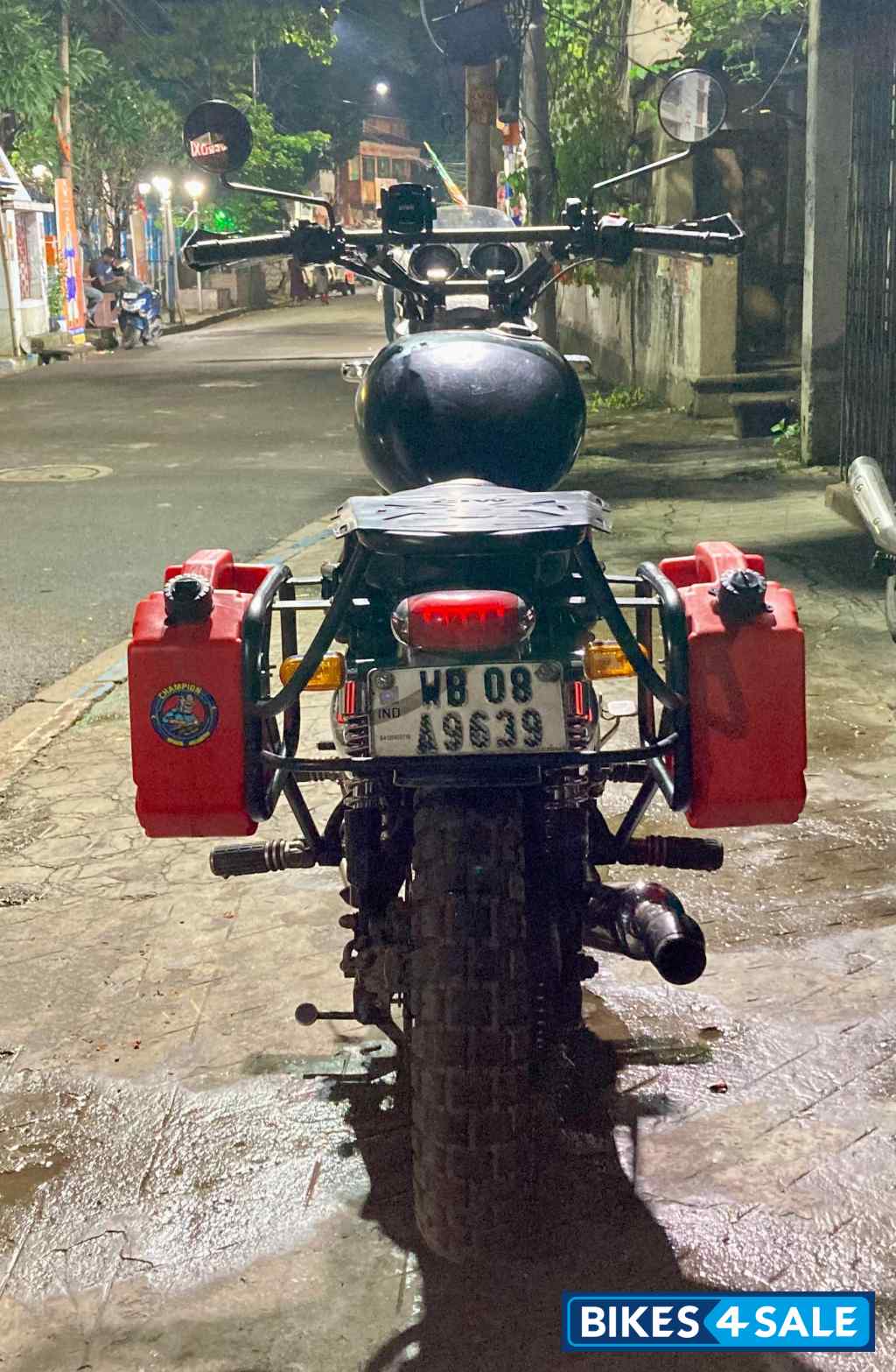 Black Royal Enfield Thunderbird 500 Black Royal Enfield Thunderbird 500
