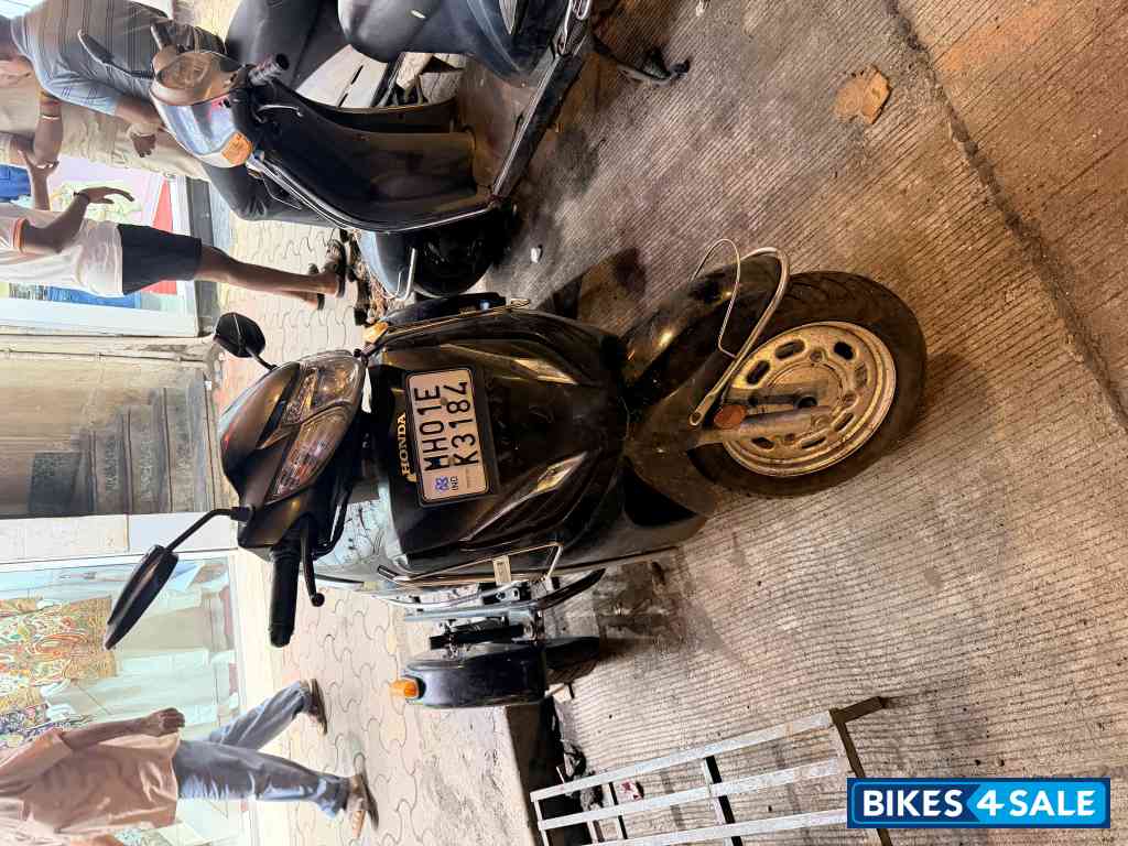 Black Honda Activa 6G Dlx