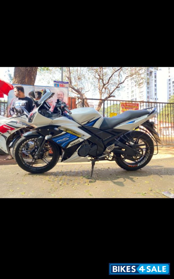 Wht Blue Yamaha YZF R15