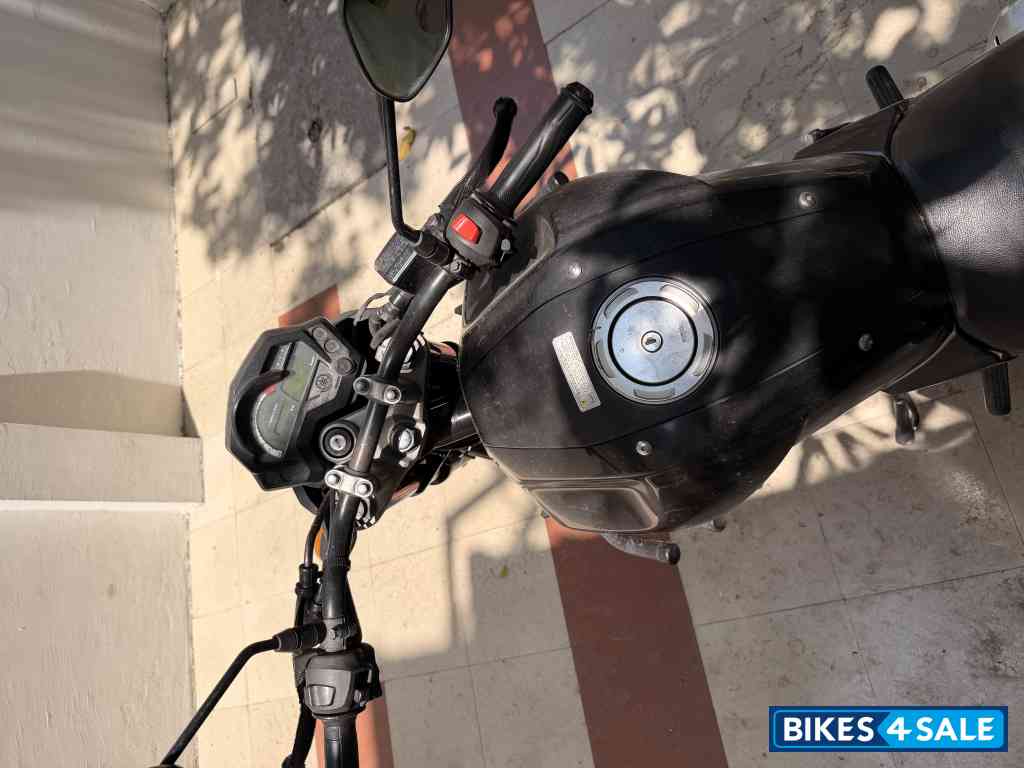 Black Yamaha FZ16