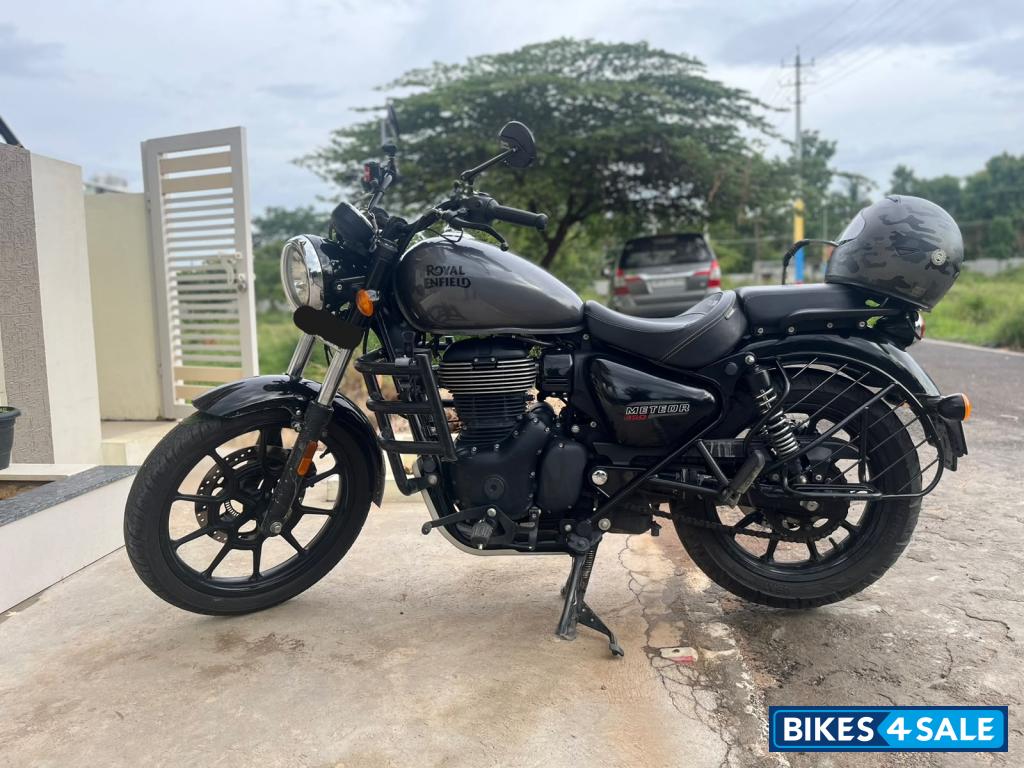 Royal Enfield Meteor 350 Fireball