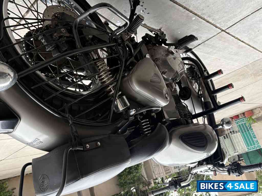 Royal Enfield Classic Gunmetal Grey Royal Enfield Classic Gunmetal Grey