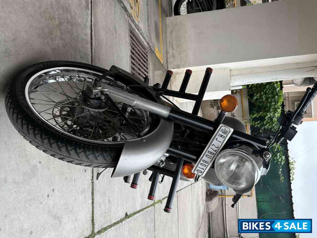 Royal Enfield Classic Gunmetal Grey Royal Enfield Classic Gunmetal Grey
