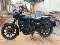 Royal Enfield Classic Stealth Black 2025 Model