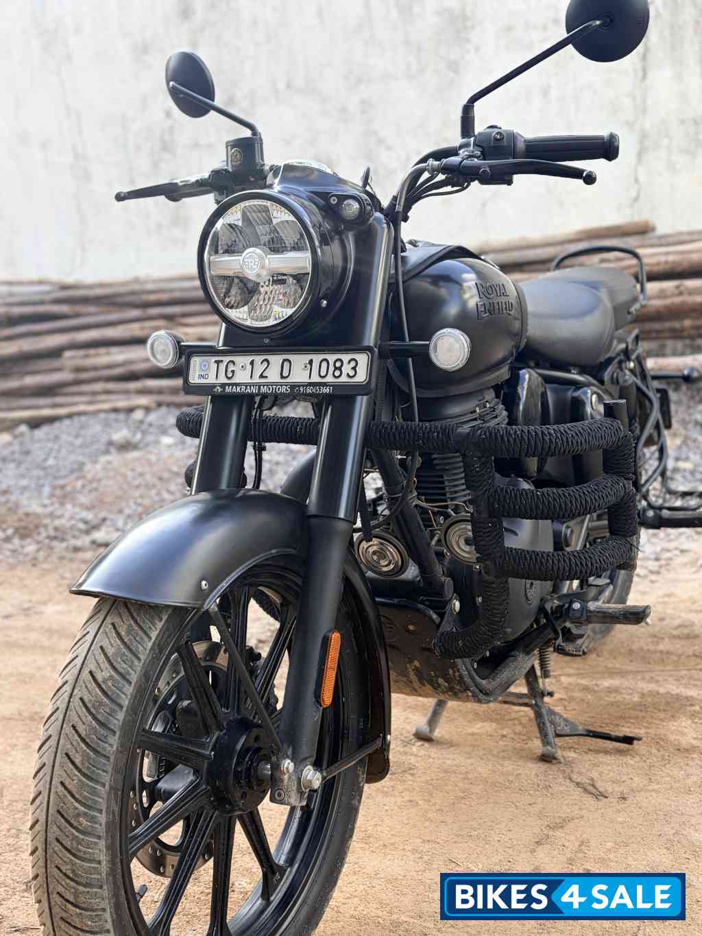 Royal Enfield Classic Stealth Black