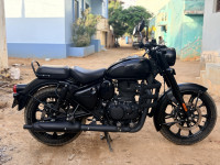 Royal Enfield Classic Stealth Black