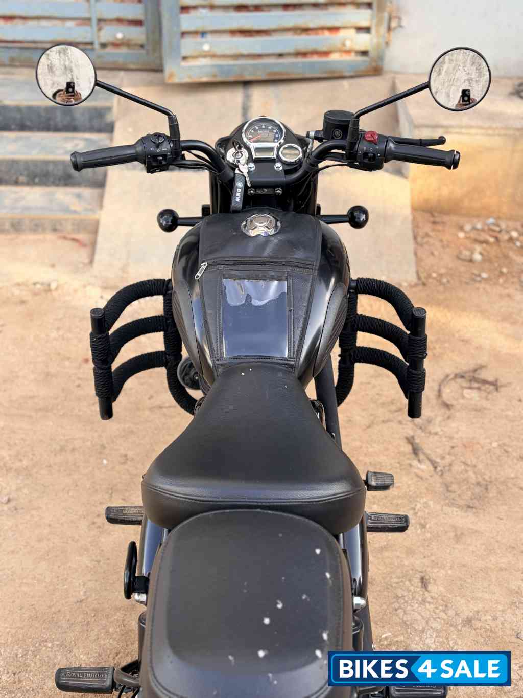 Royal Enfield Classic Stealth Black
