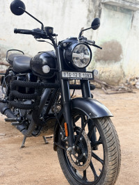 Royal Enfield Classic Stealth Black