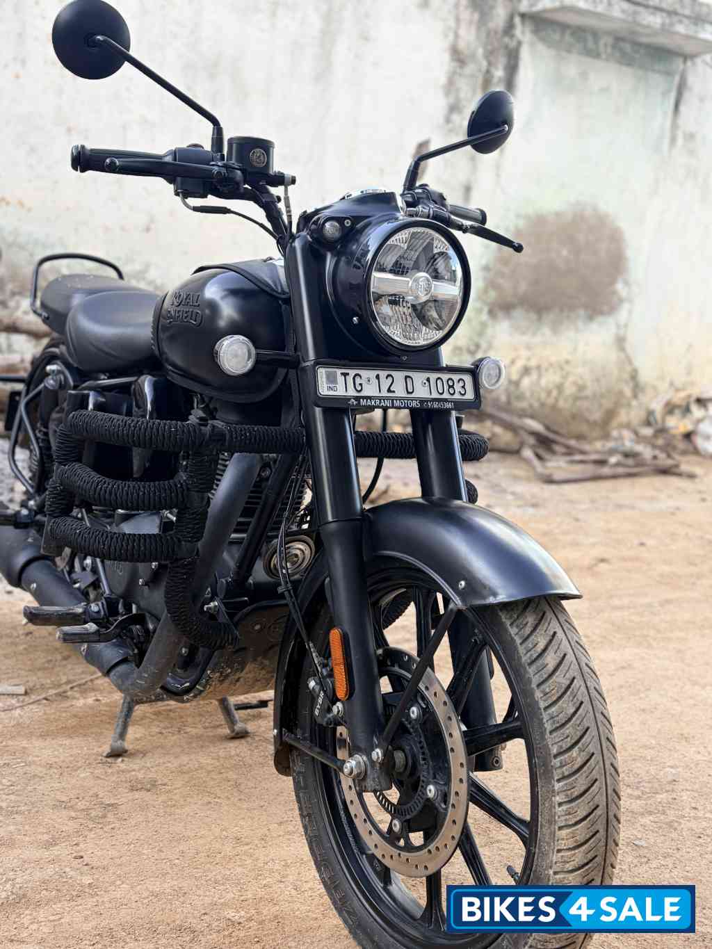 Royal Enfield Classic Stealth Black