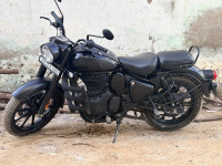 Royal Enfield Classic Stealth Black