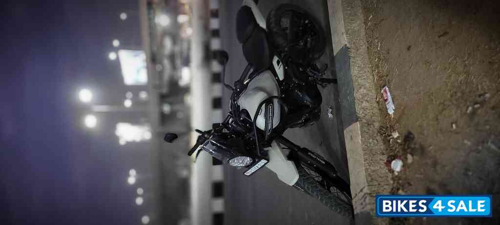 Kamet White Royal Enfield Himalayan 450