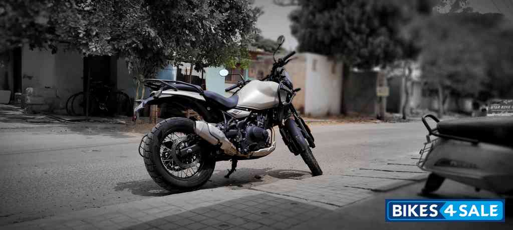 Kamet White Royal Enfield Himalayan 450