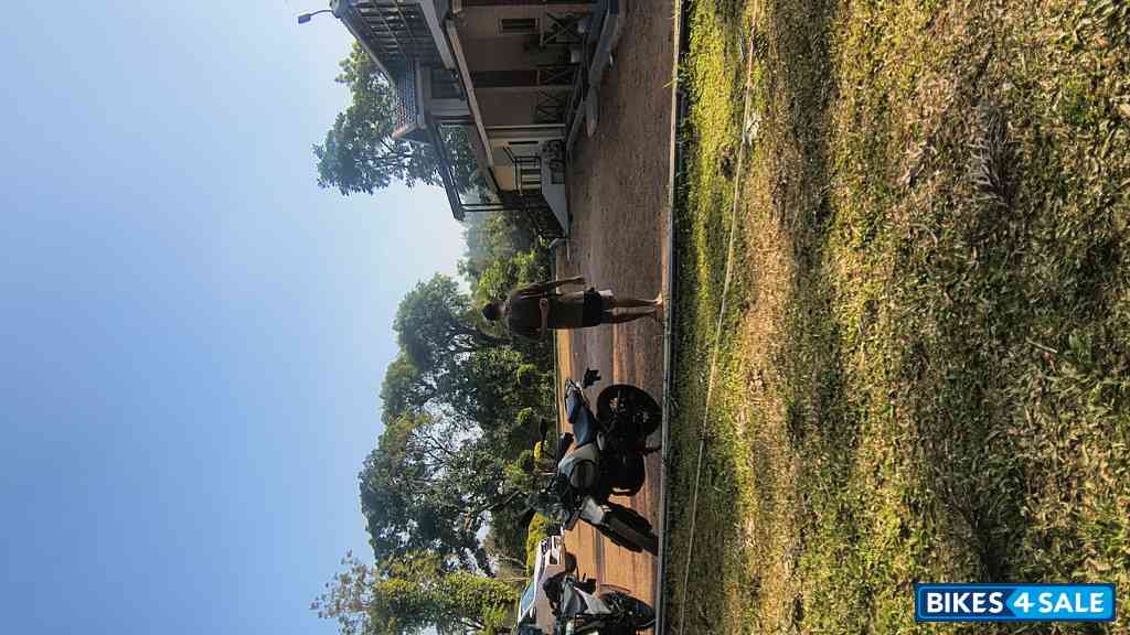 Kamet White Royal Enfield Himalayan 450
