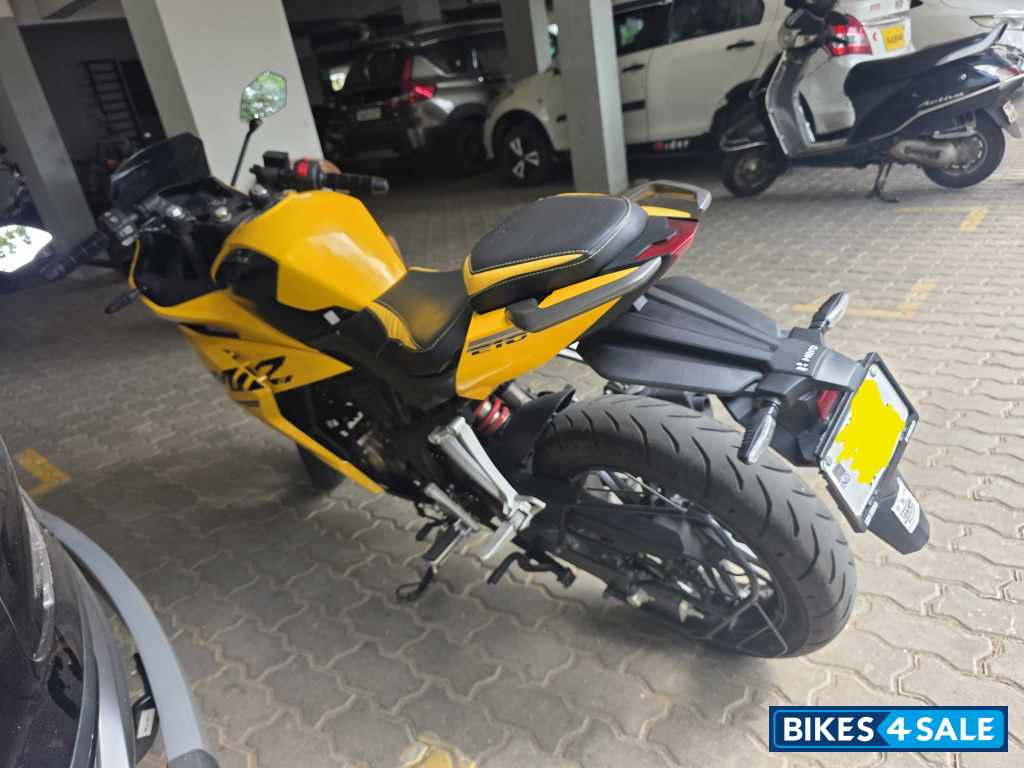 Yellow Hero Karizma XMR Yellow Hero Karizma XMR