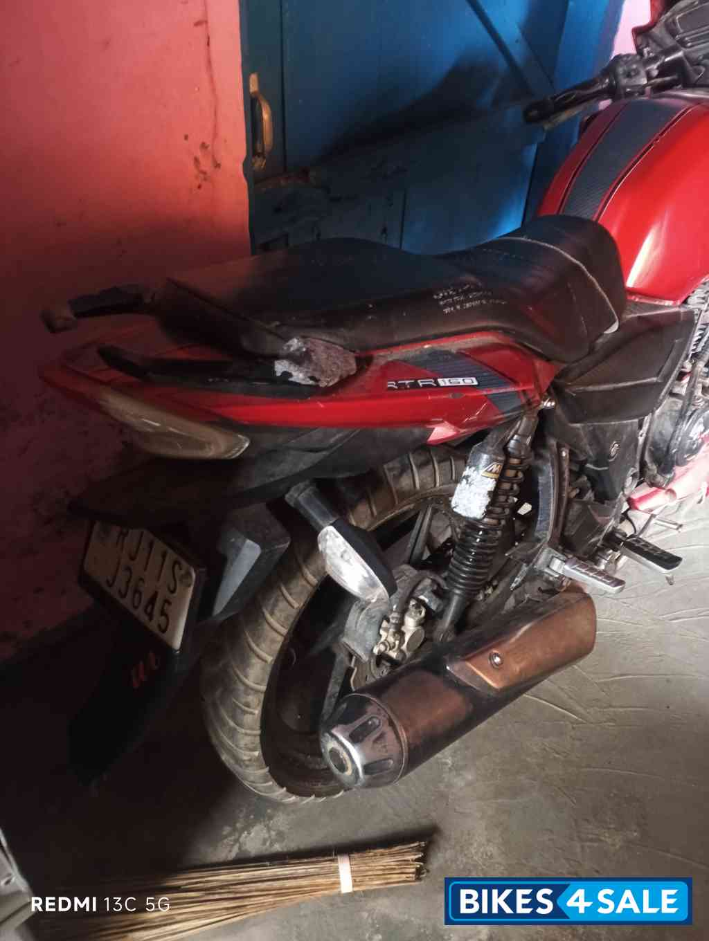 Red TVS Apache RTR 160 Red TVS Apache RTR 160