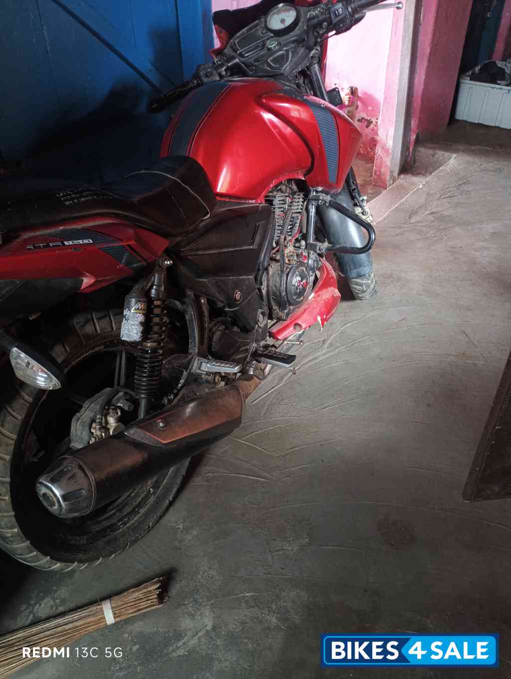 Red TVS Apache RTR 160 Red TVS Apache RTR 160