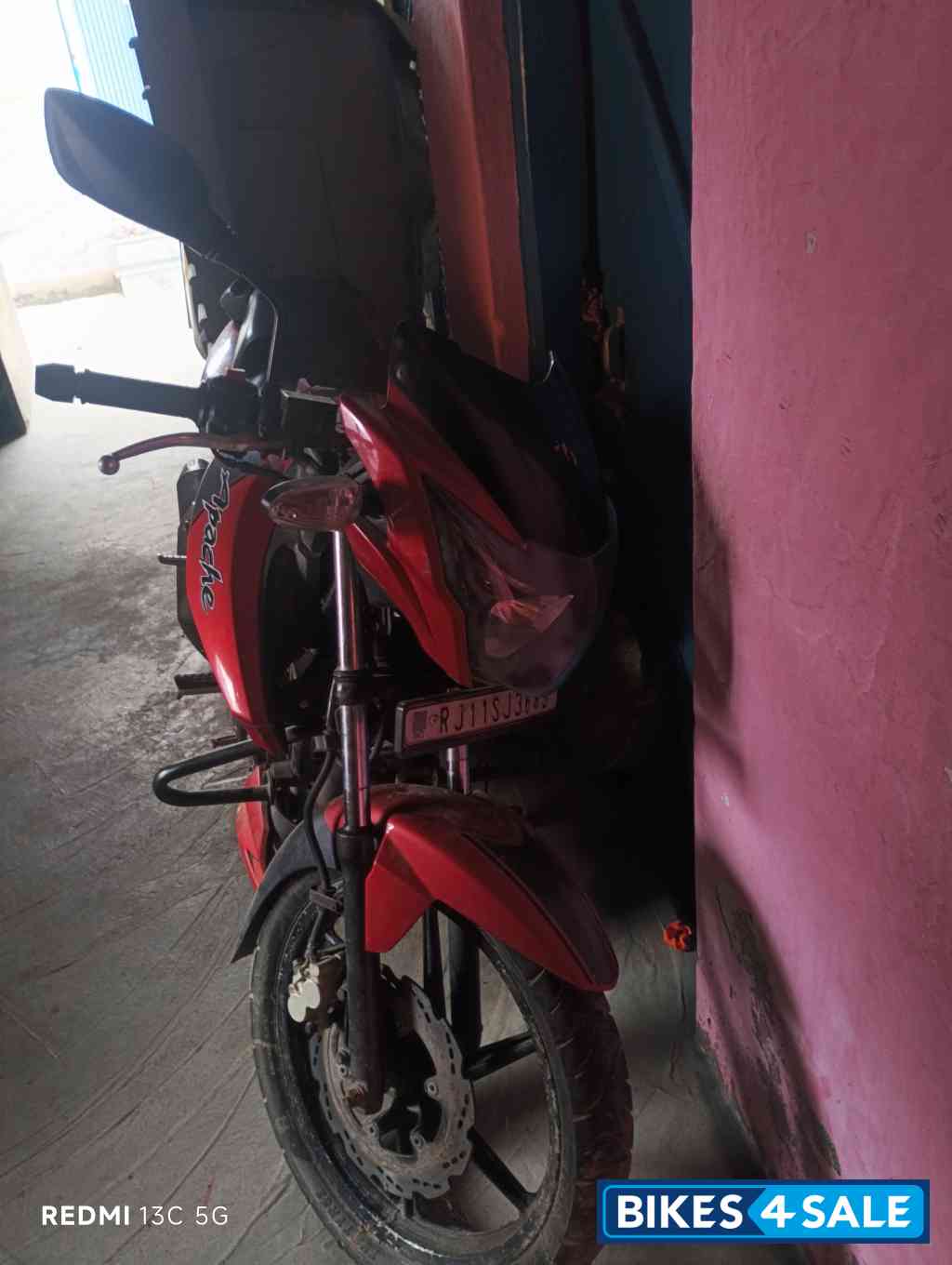 Red TVS Apache RTR 160 Red TVS Apache RTR 160
