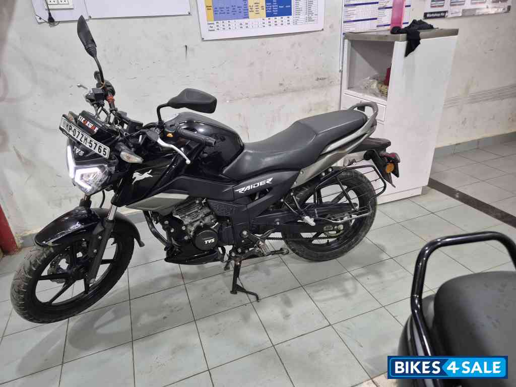 TVS Raider Single Seat TVS Raider Single Seat