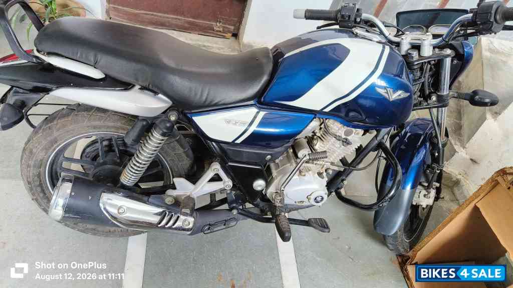 Bajaj V15