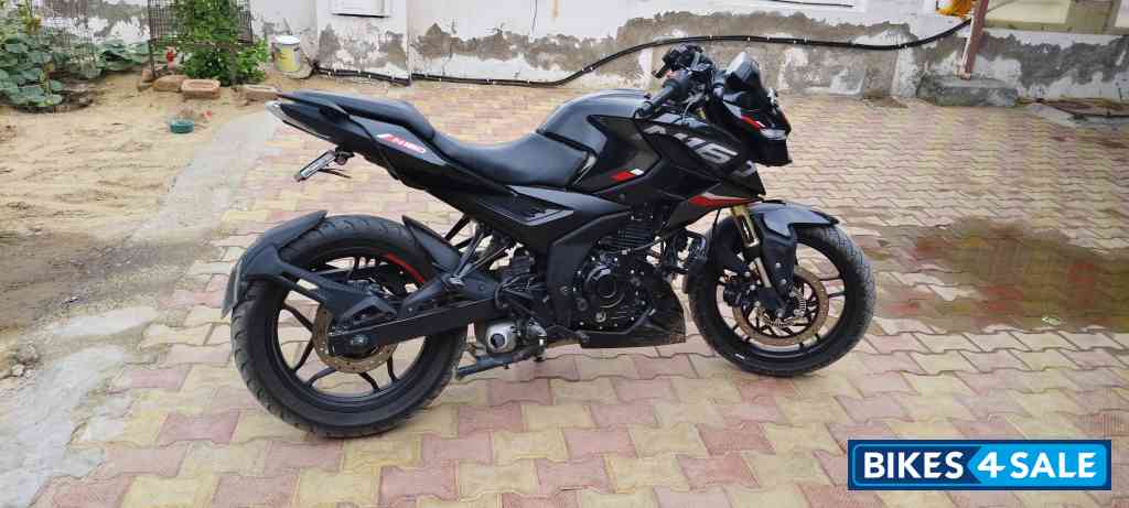 Black Bajaj Pulsar N160 Dual Channel ABS Black Bajaj Pulsar N160 Dual Channel ABS