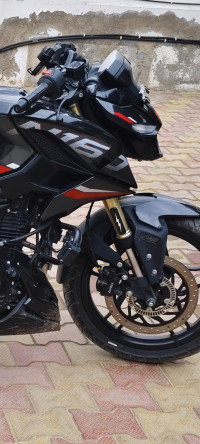 Black Bajaj Pulsar N160 Dual Channel ABS