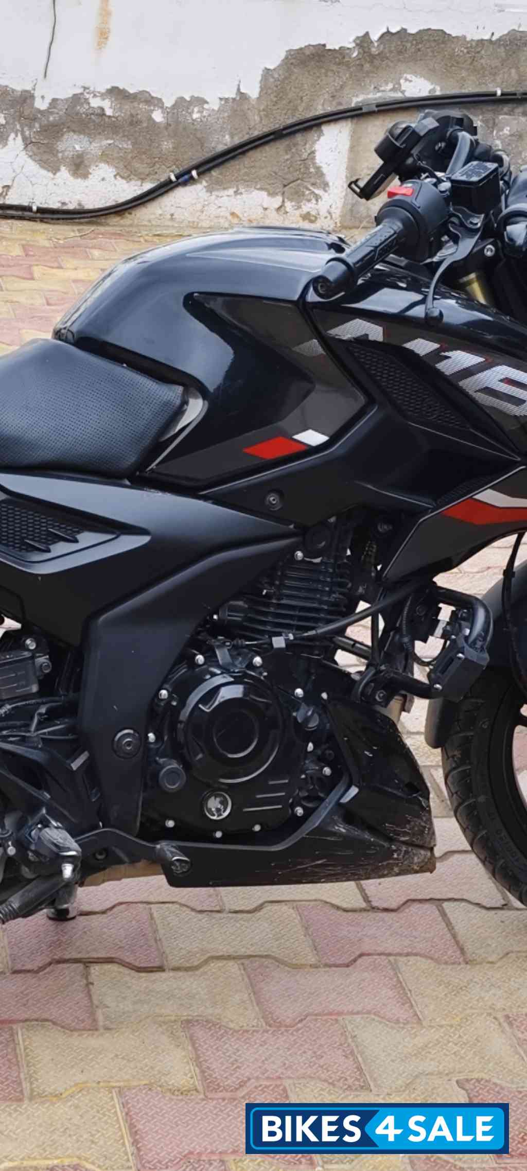 Black Bajaj Pulsar N160 Dual Channel ABS Black Bajaj Pulsar N160 Dual Channel ABS