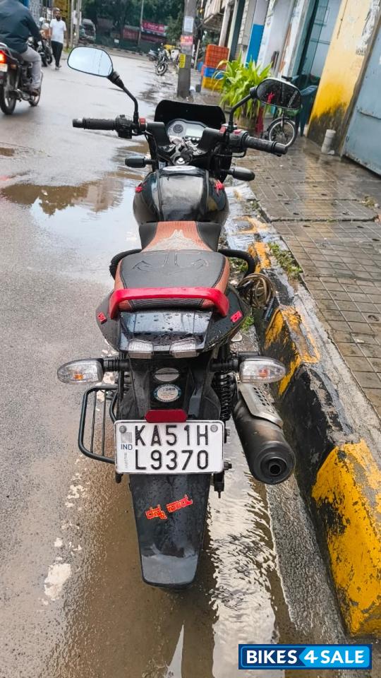 Red/black Bajaj Pulsar 150 Neon Red/black Bajaj Pulsar 150 Neon