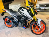 Black & White KTM Duke 200