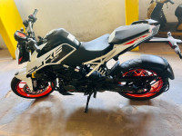 Black & White KTM Duke 200