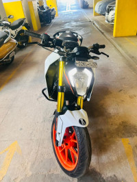 Black & White KTM Duke 200
