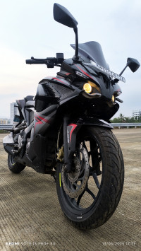 Bajaj Pulsar RS 200 ABS
