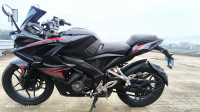 Bajaj Pulsar RS 200 ABS