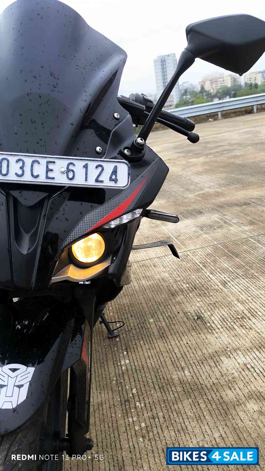 Bajaj Pulsar RS 200 ABS