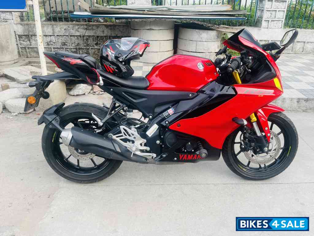 Metallic Red Yamaha R15 V4 Metallic Red Yamaha R15 V4