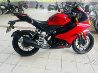 Metallic Red Yamaha R15 V4