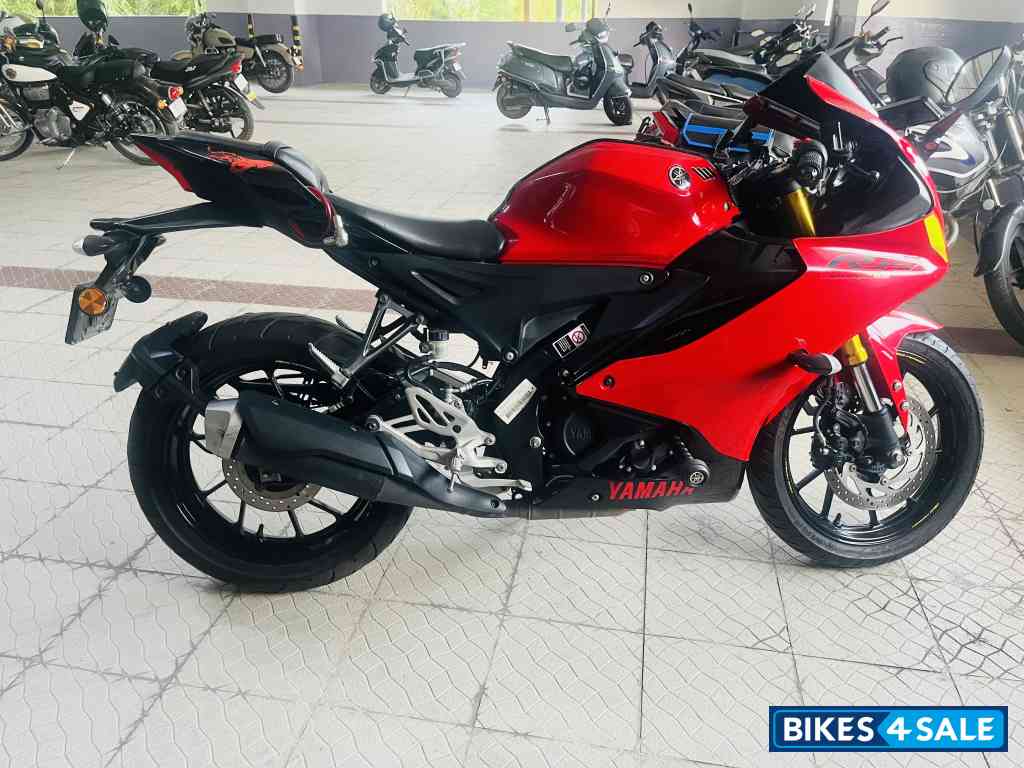 Metallic Red Yamaha R15 V4 Metallic Red Yamaha R15 V4