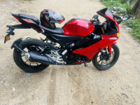 Metallic Red Yamaha R15 V4