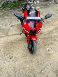 Metallic Red Yamaha R15 V4