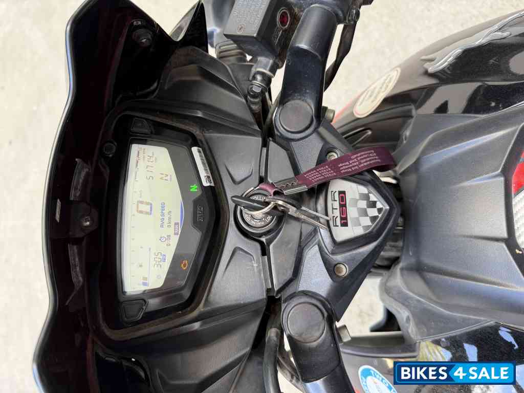 TVS Apache RTR 160 2V Racing Edition TVS Apache RTR 160 2V Racing Edition