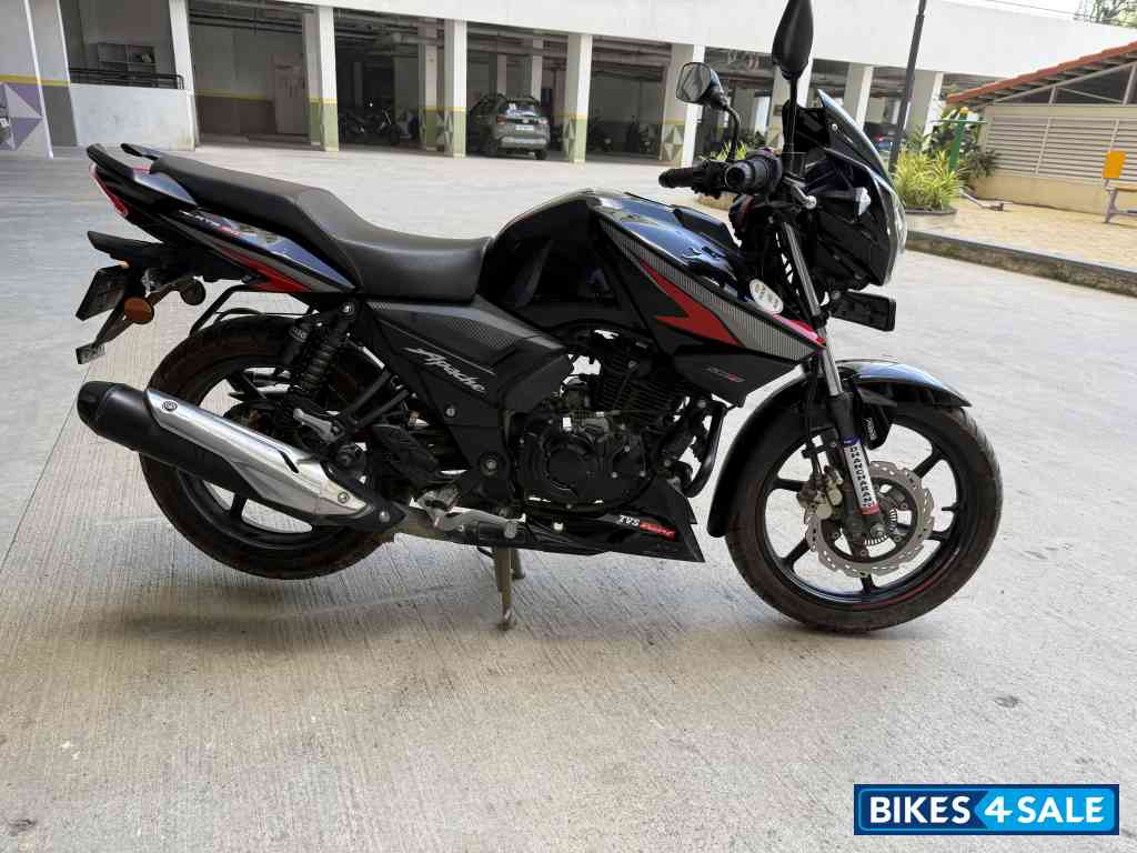 TVS Apache RTR 160 2V Racing Edition TVS Apache RTR 160 2V Racing Edition