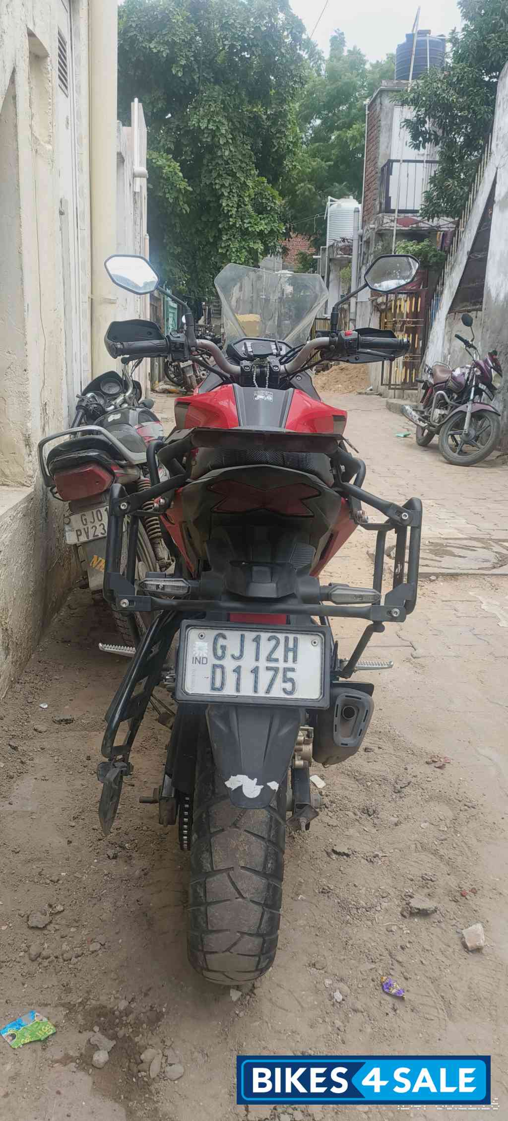 Red Honda CB200X Red Honda CB200X