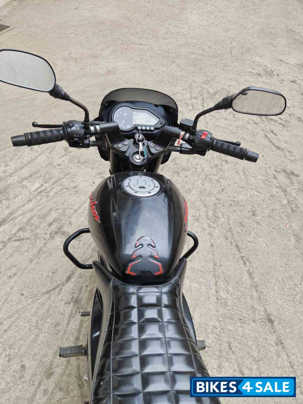Black Bajaj Pulsar 150 Neon