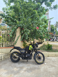 Granite Black Royal Enfield Himalayan